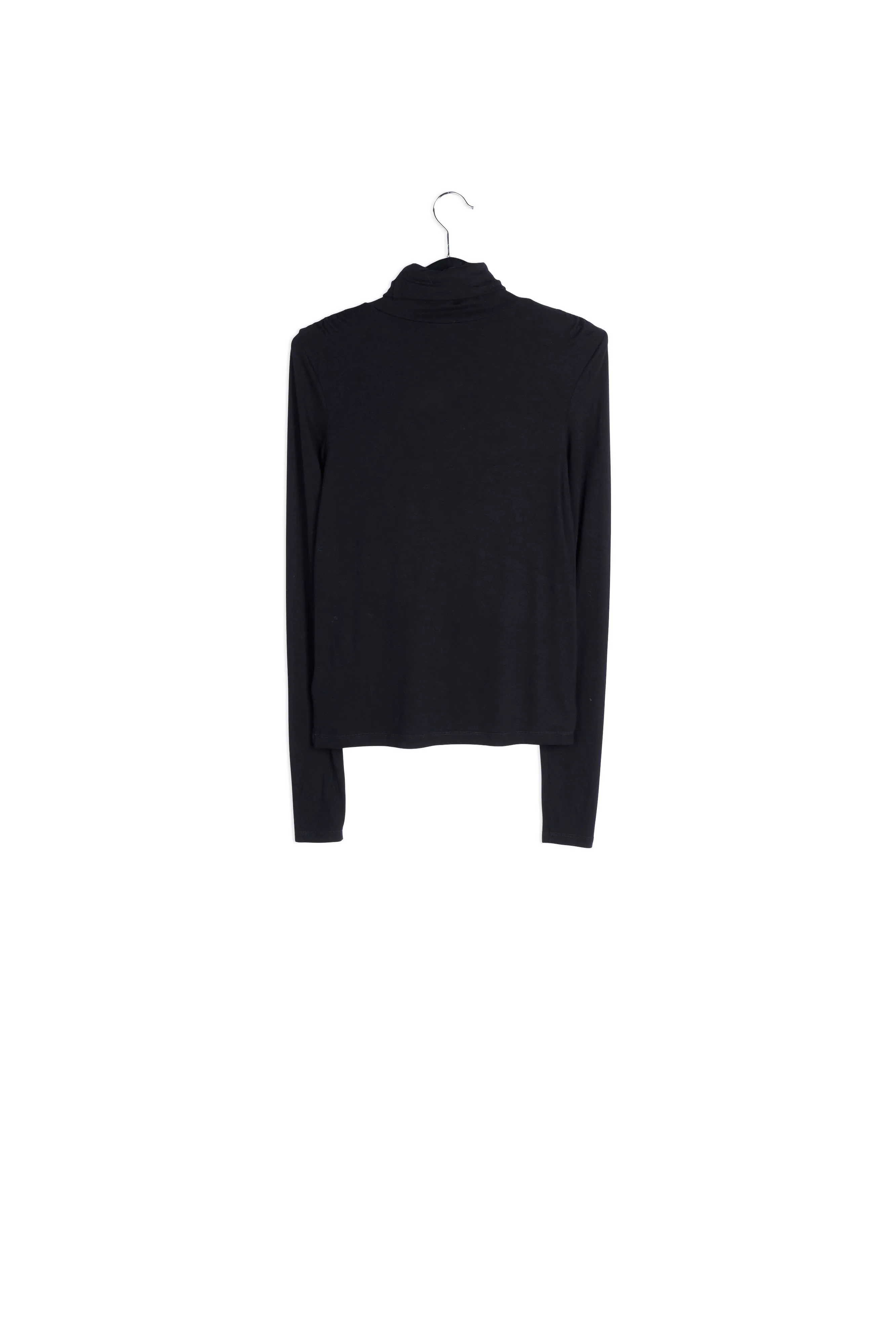 Black turtleneck long-sleeved T-shirt