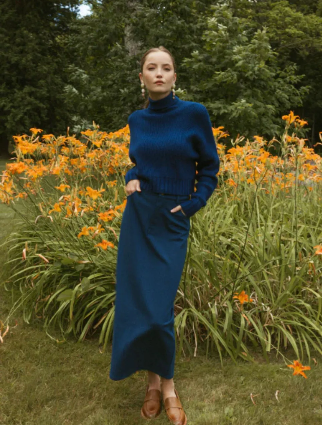 Point Crop Turtleneck Pullover in Blue Opal